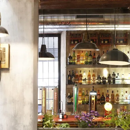 אכסניה Lemon Rock *