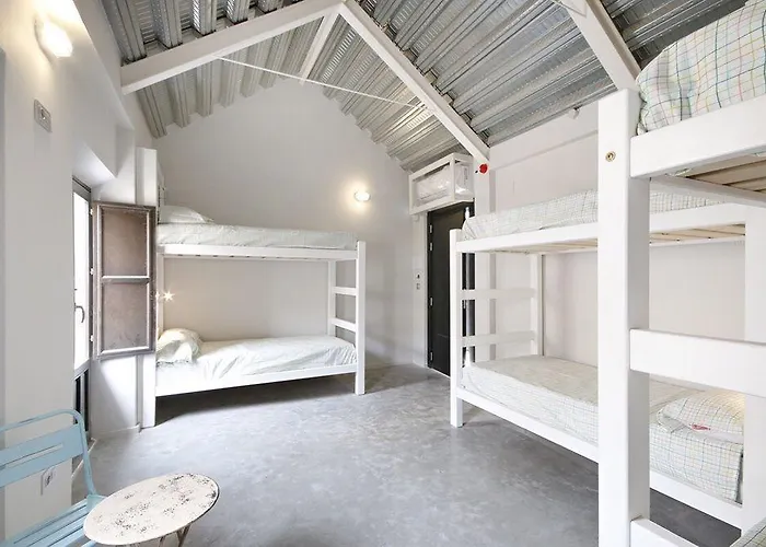 Hostel Lemon Rock *