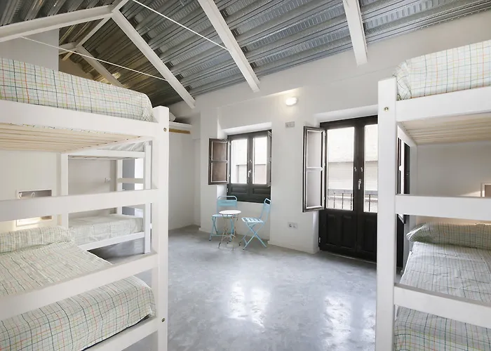 Hostel Lemon Rock *