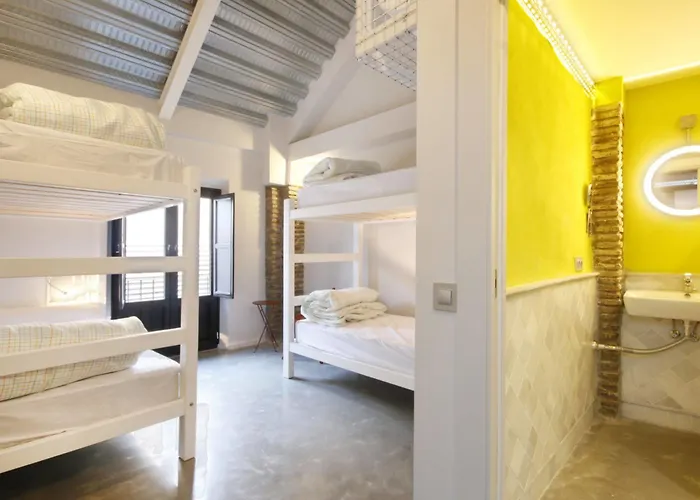 Lemon Rock Hostel Grenada