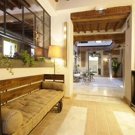 Lemon Rock Hostal Granada