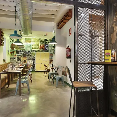 Hostel Lemon Rock *
