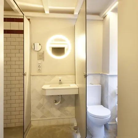 Lemon Rock Hostel